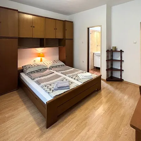 Apartment 2 Bedroom In