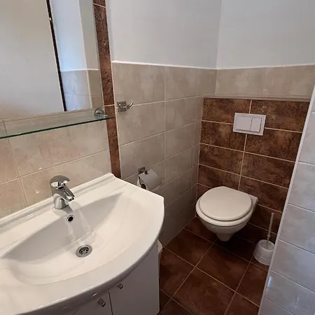 2 Bedroom In Apartment